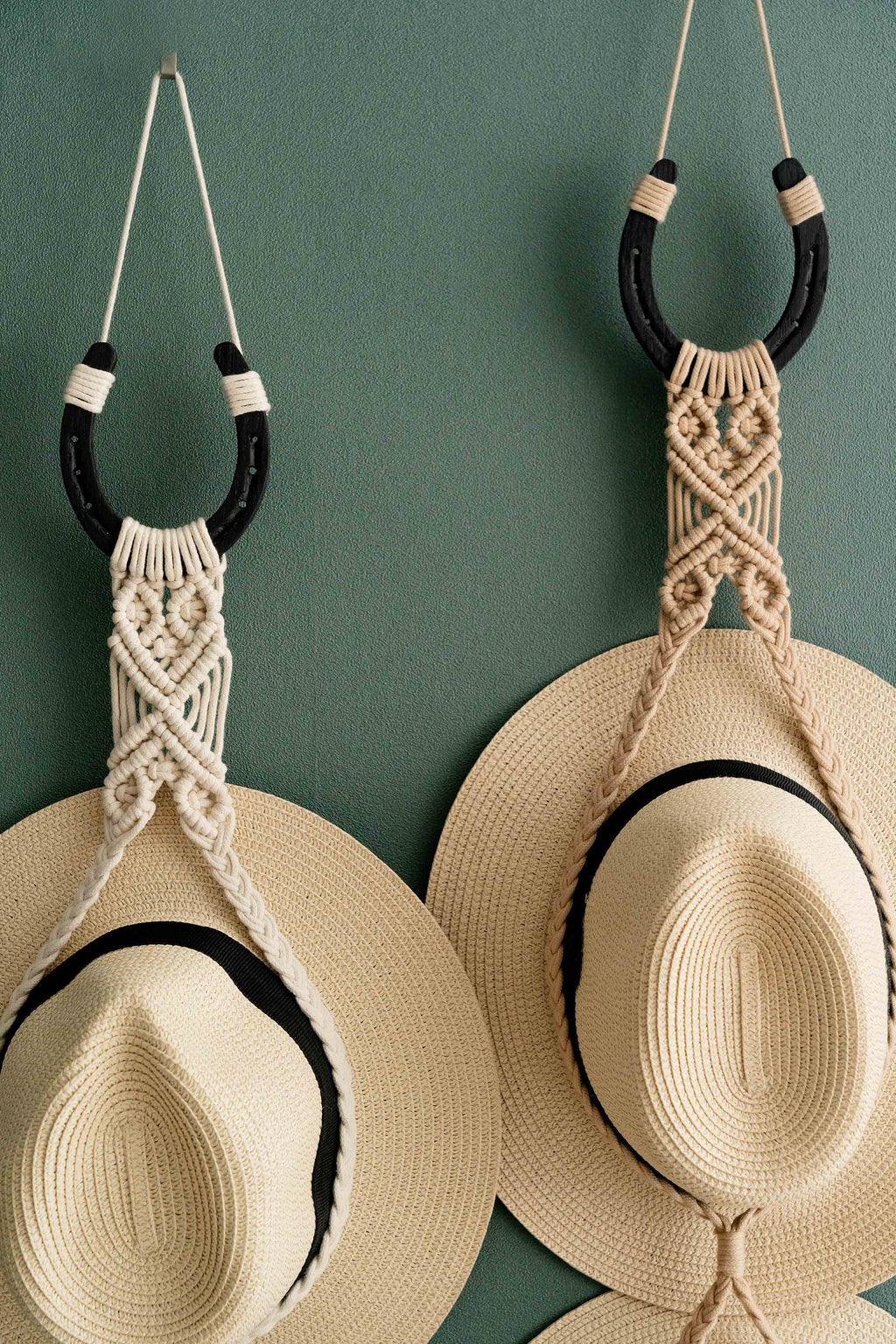 Macrame Hat Display, Boho Hat Holder, Hat Organizer Hanger, Macrame Hat Display, Horseshoes Macrame, Boho Hat Decor, Farmhouse Hat Decor I42