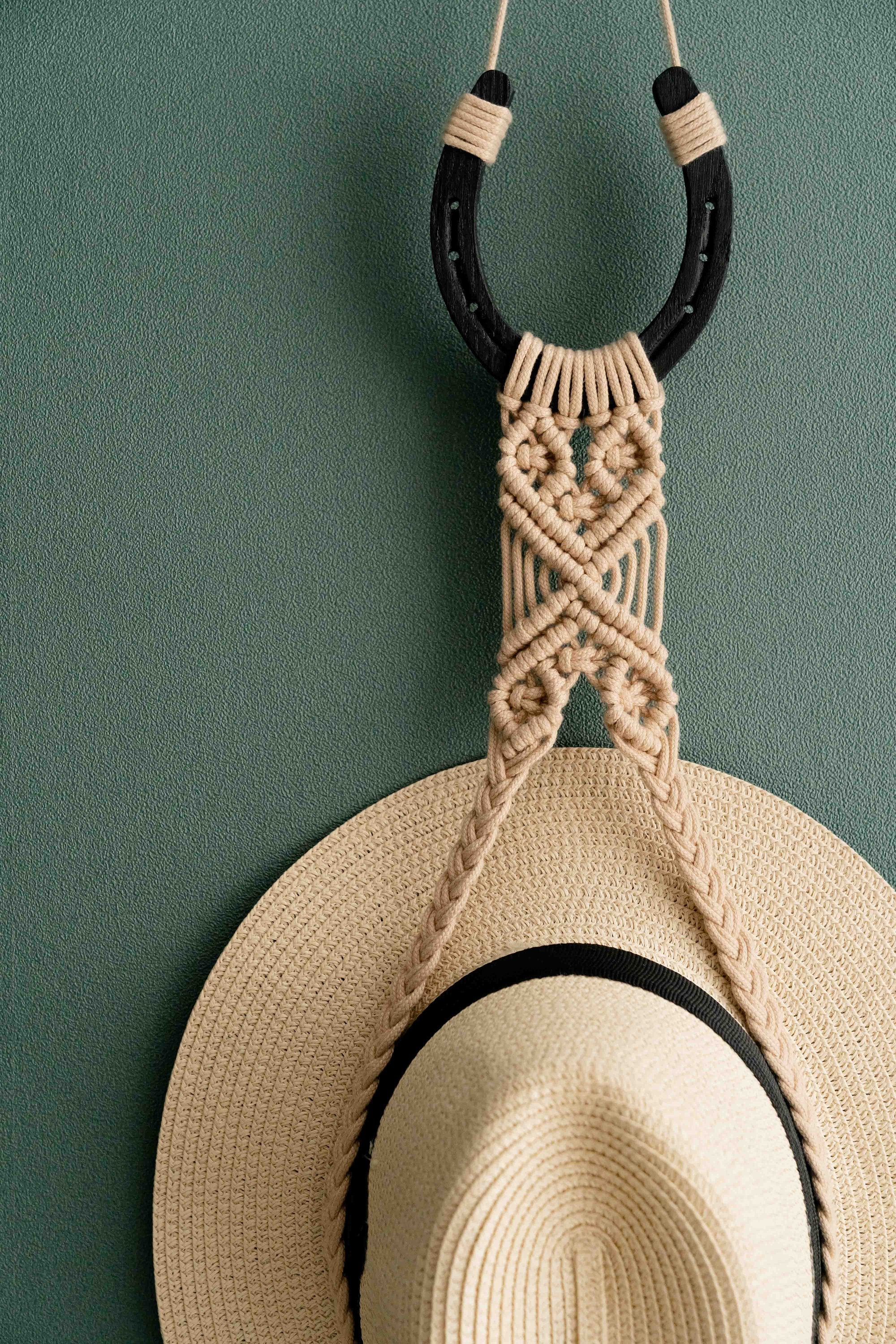 Macrame Hat Display, Boho Hat Holder, Hat Organizer Hanger, Macrame Hat Display, Horseshoes Macrame, Boho Hat Decor, Farmhouse Hat Decor I42