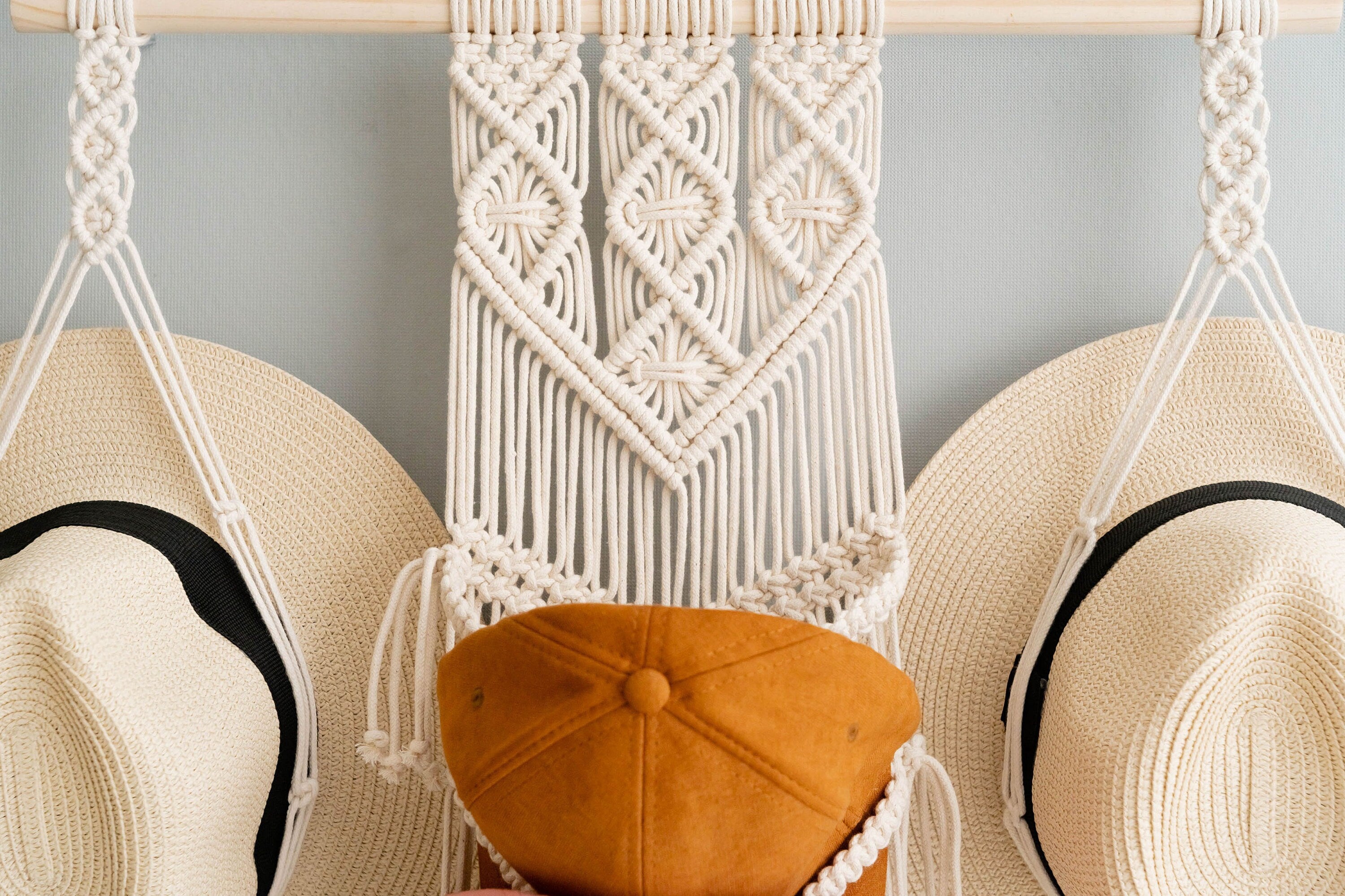 Boho Hat Hanger, Cap Rack, Farmhouse Decor, Macrame Hat Display, Gift For Him, Hat Display, Hippie Home Decor I53